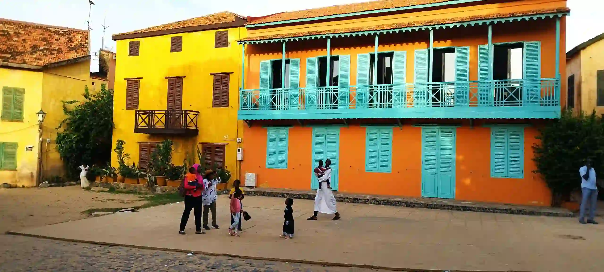 Façade d'une belle maison sur l'ile de gorée